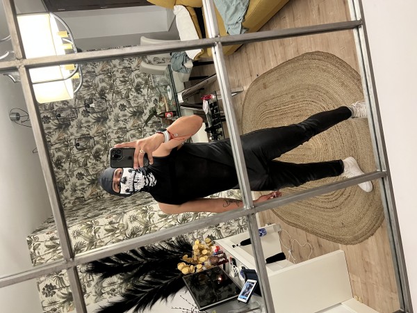 JOVEN ATRACTIVO VEN A VIVIR NUEVAS EXPERIENCIAS