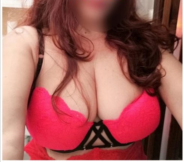 Diosa empoderada con clase fetichismo real