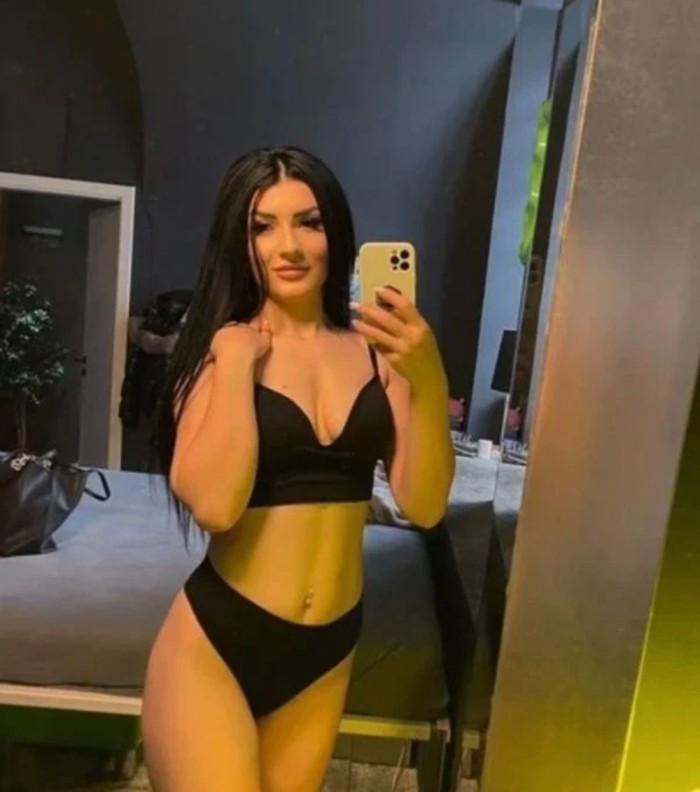 Latina Dulce Erika