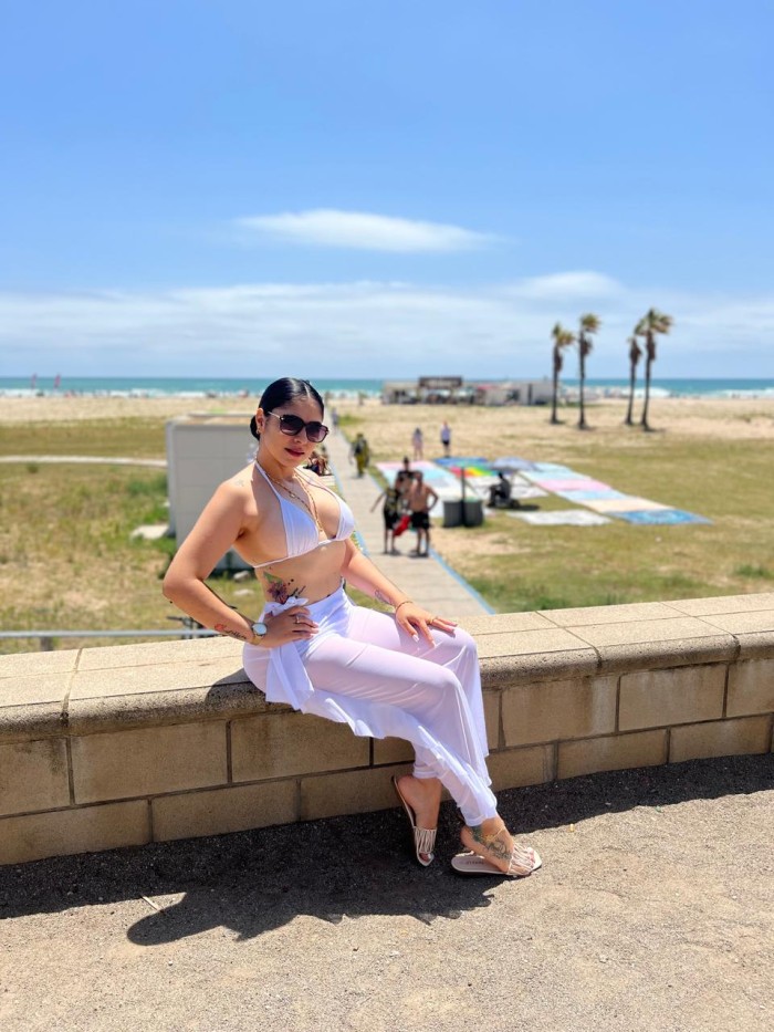 DEJATE DESLUMBRAR DE UNA HERMOSA LATINA