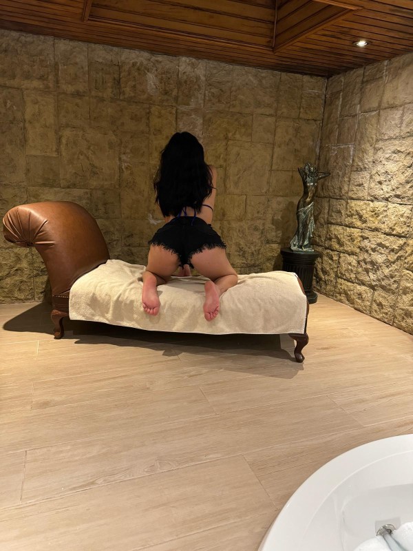 Por Torrevieja me encanta el buen rollo sin prisas soy todo lo que buscas