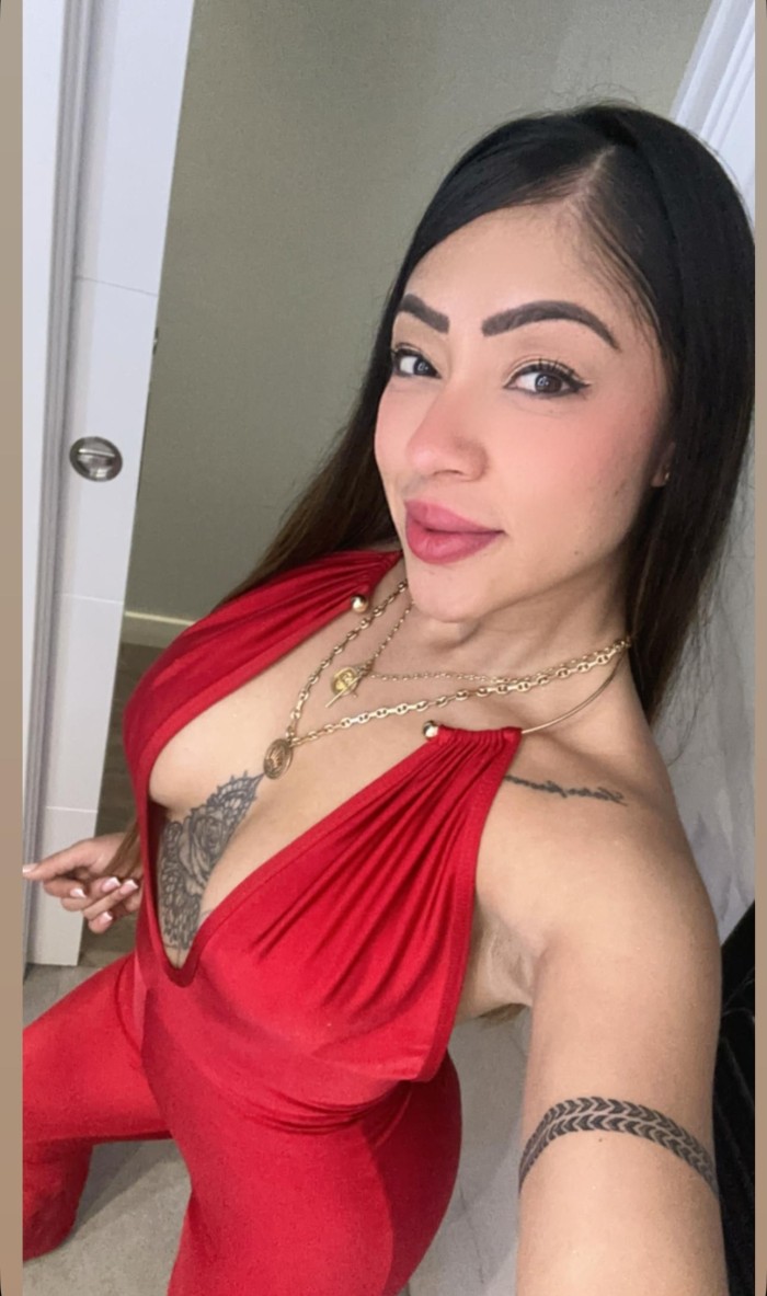 NIÑITA ATREVIDA Y FIESTERA/ SALIDAS 24hrs