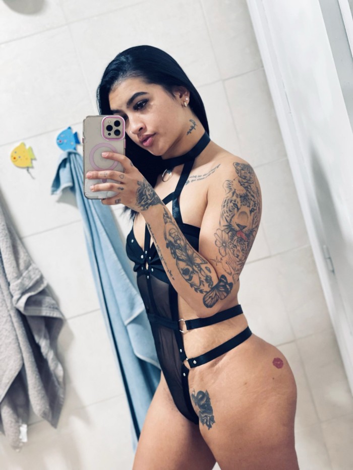 PAMELA ZORRITA CHUPA POLLAS PACK DE HORAS 2Hx180€