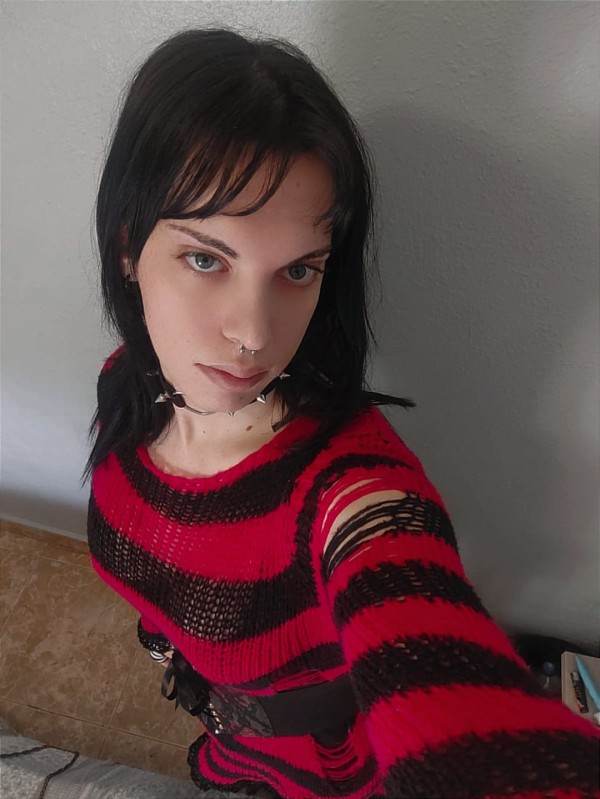 Solo adomicilio jovencita española versatil