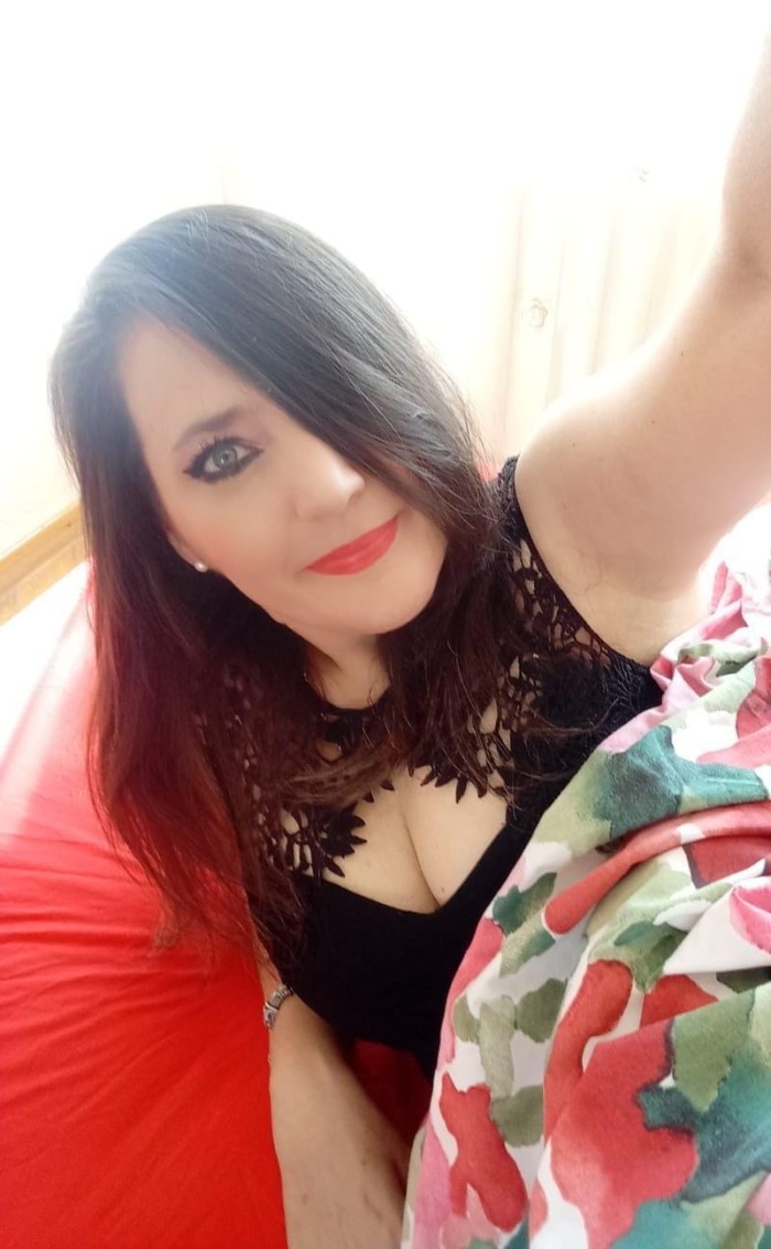 MILF ESPAÑOLA ERÓTICA, COMPLACIENTE, PURO VICIO,MORBOSA. FIESTERA