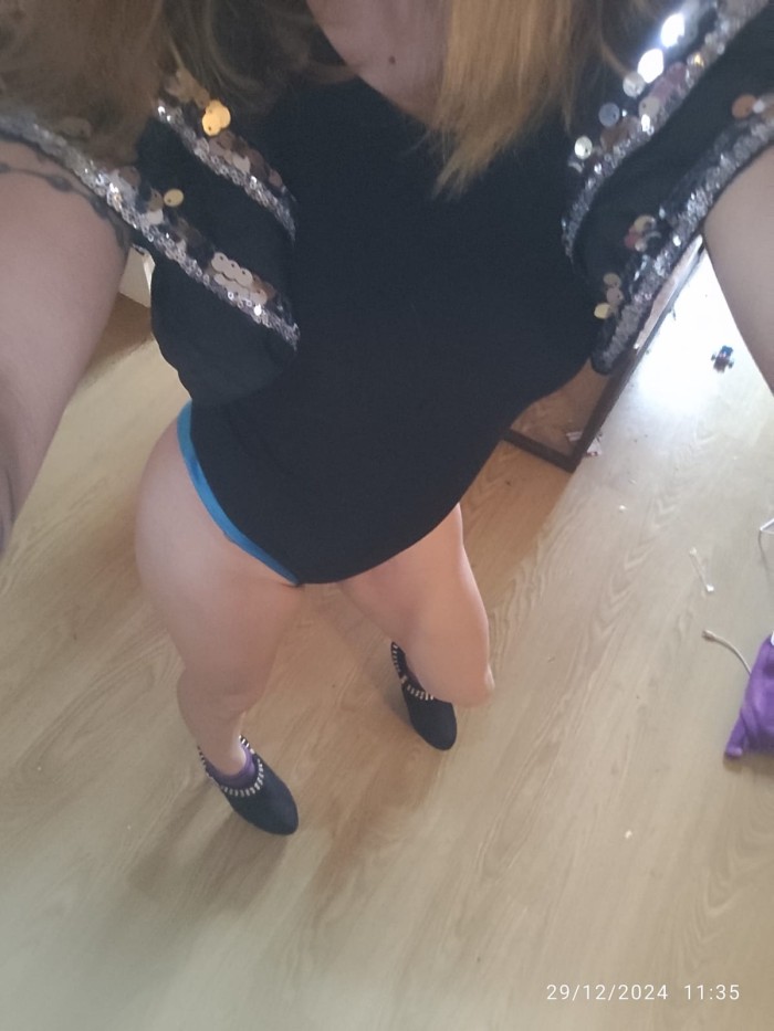 Preciosa española morbosa y viciosa. 34 años