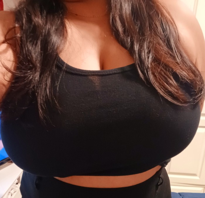 RELLENITA TETONA XXL, COÑITO ARDIENTE, BESUCONA,