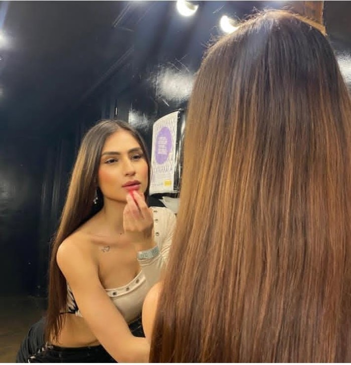 **SOY LUISA: RUBIA, FLACA Y ESCORT COLOMBIANA DE L