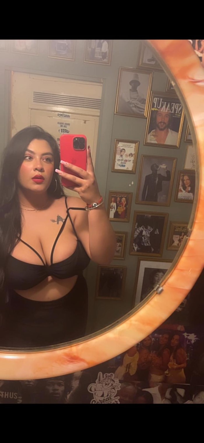 HERMOSA TETONA CON GANAS DE FOLLAR EN TORRASA