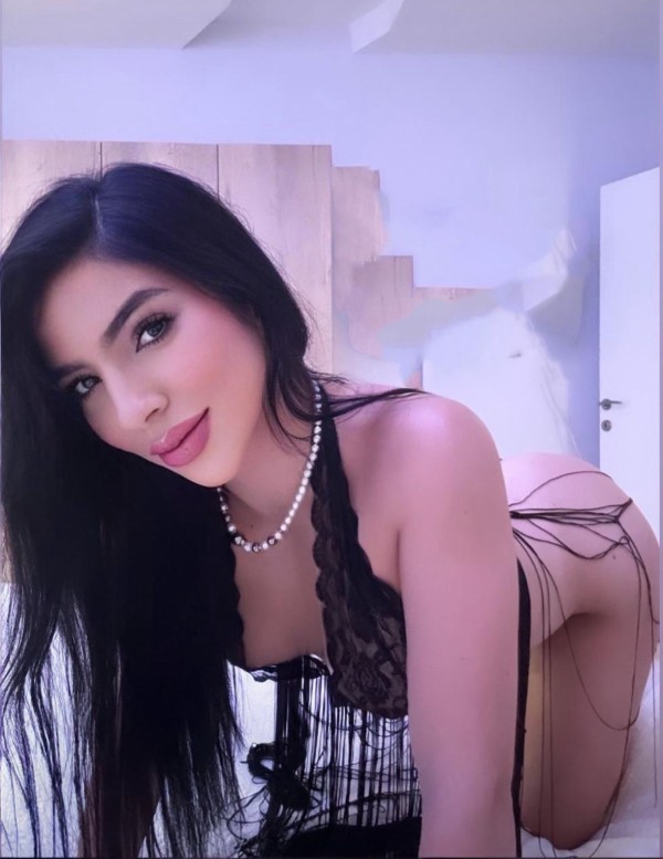 Colombiana de elite muy guapa disfrutona