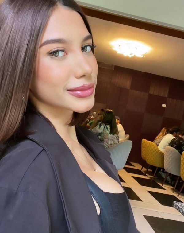 PAULINA  PLAYA DEN BOSSA Y ME DESPLAZO POR TODO IBIZA outcall/incall