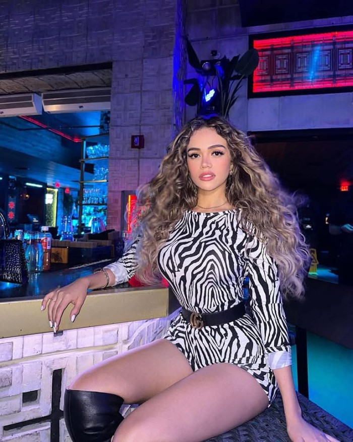 Nerea, chica Latina nueva por la zona