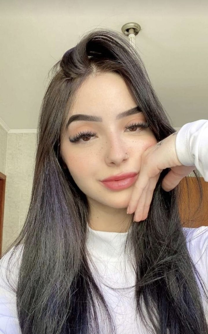 Yesica, divina latina de 20 años