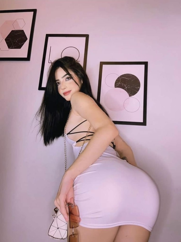 Yesica, divina latina de 20 años