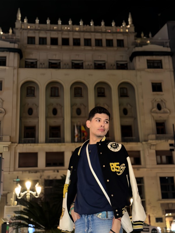 JOVENCITO TWINK VENEZOLANO ATRACTIVO SEXY FIESTERO