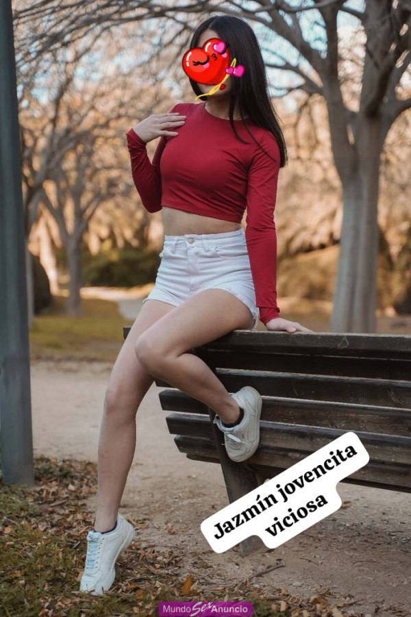 Chicas muy guapas puro fuegos en la cama dispuesta