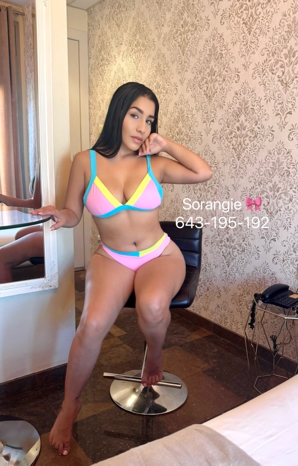 Novedad Bella y real jovencita latina, disponible para hombres solventes