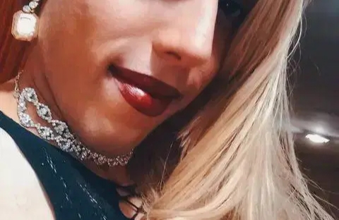 Chica trans guapa  rubia alta  maja dispuesta disponible 24/7