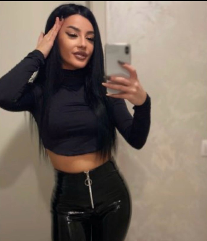 UN CUERPO MUY BUENO Y MUY SENZUAL