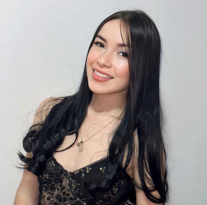 Colombiana muy jovencita y cachonda en  San Mames