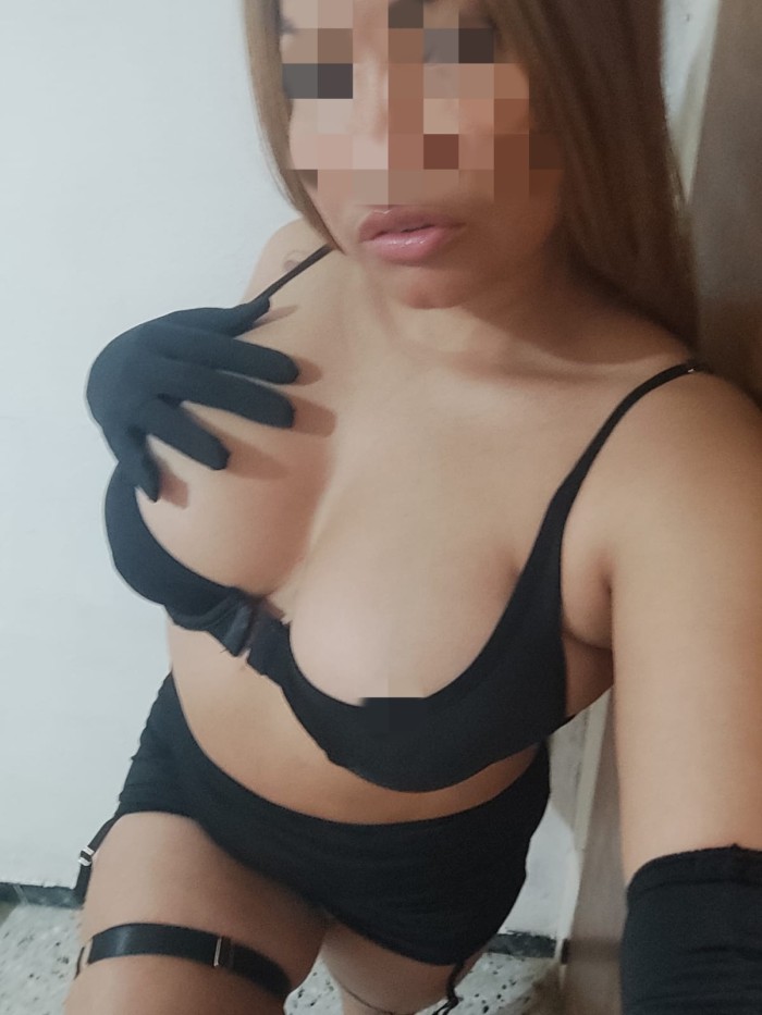 Mulata latina real sin engaños