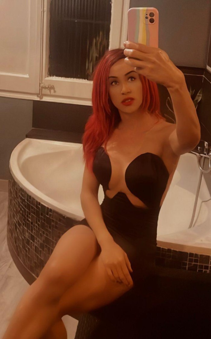 VENEZOLANA ARDIENTE CHICA TRANS FOGOSA