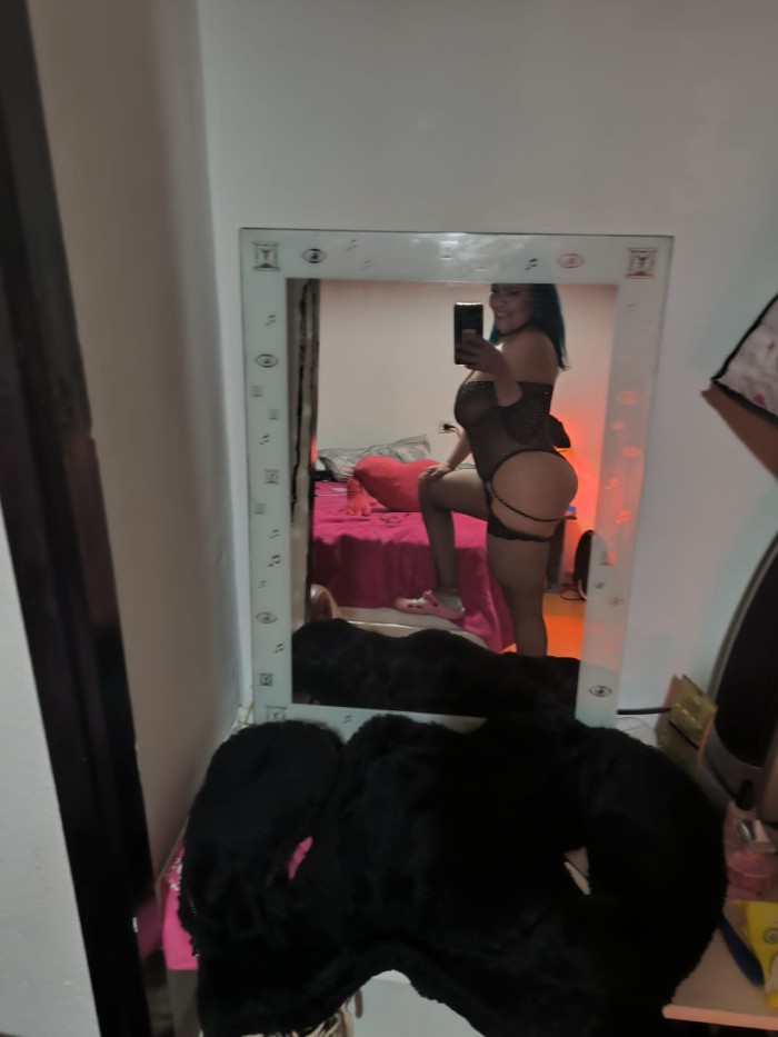 Recién llegada muy morbosa y adicta al sexo