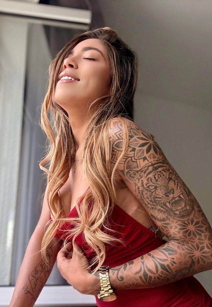 Anita, la brasileña más ardiente de Costa Adeje