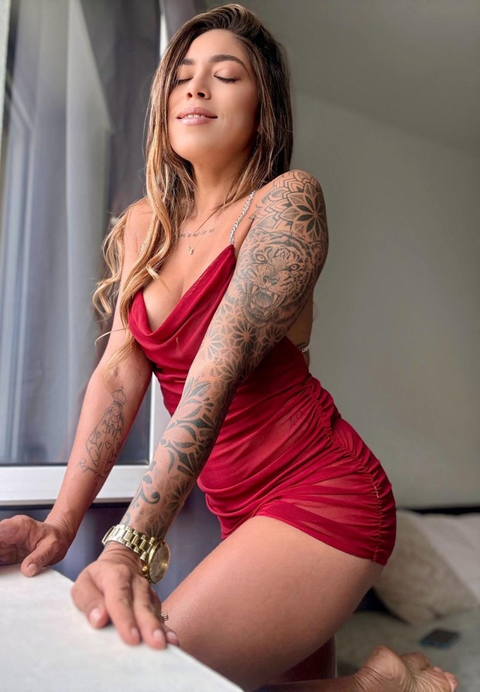 Anita, la brasileña más ardiente de Costa Adeje