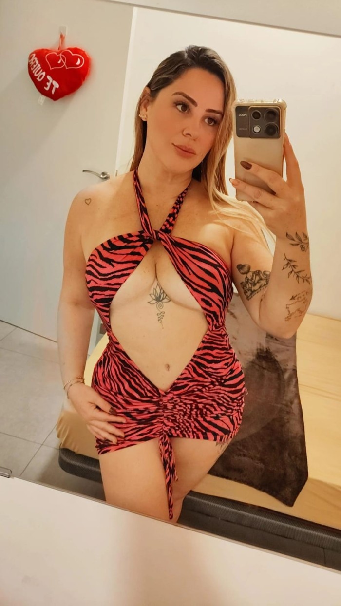 BRASILEÑA GUAPA FIESTERA Y COMPLACIENTE