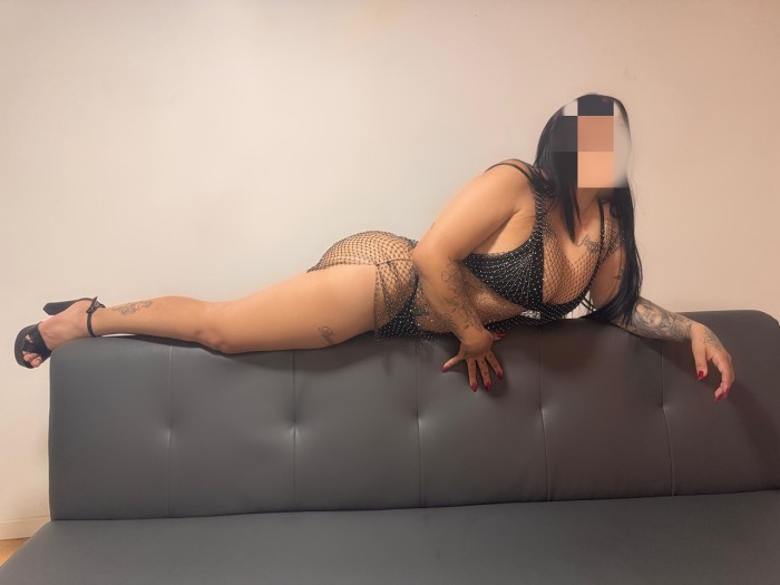 COMPLACIENTE Y CALIENTE