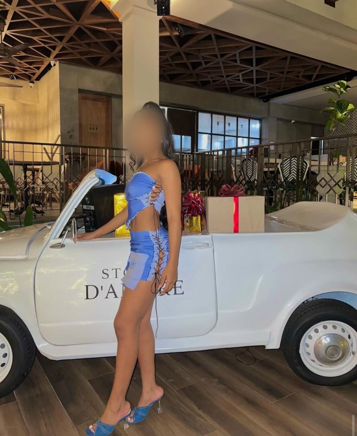 DEVORADORA DE POLLAS ROMPECULOS