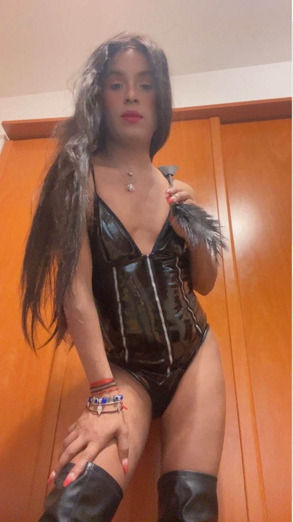 Experta en Dominación y/o Sumisión.