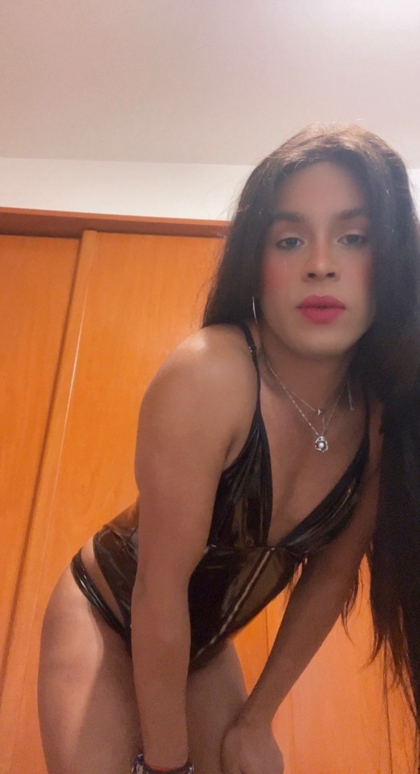 Experta en Dominación y/o Sumisión.