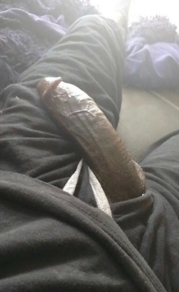 Chico negro africano joven guapo