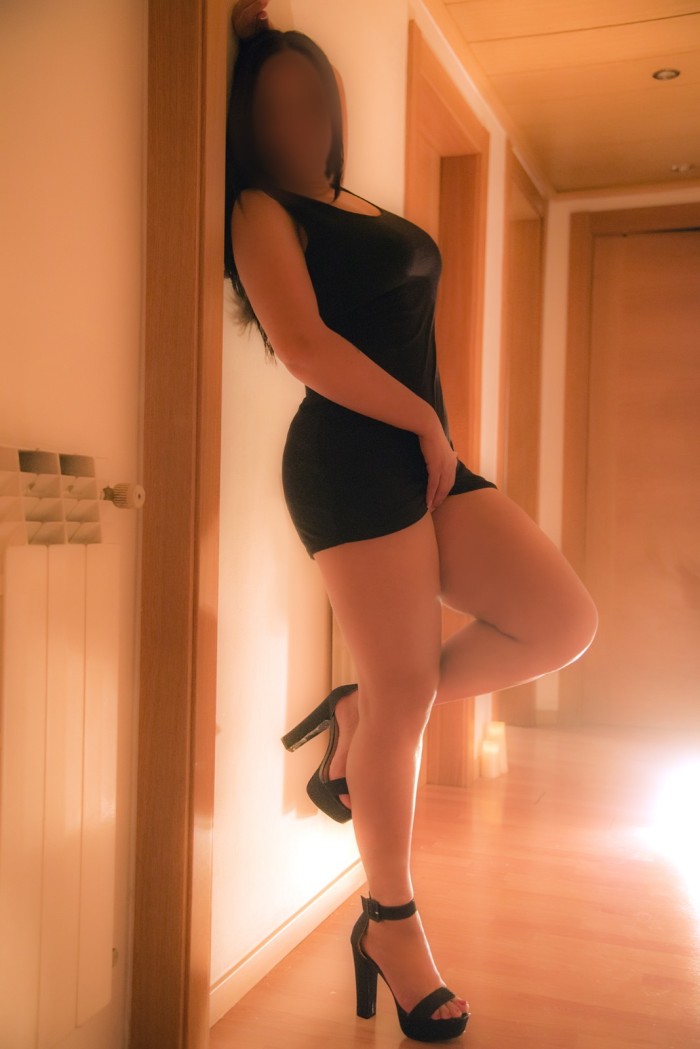 Lucerito, preciosa jovencita novedad en Barcelona