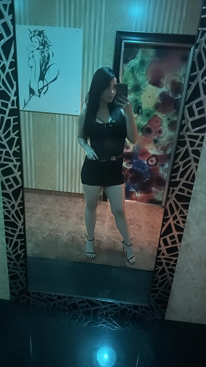 Soy una putica con mi coño mojado