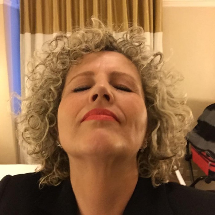 CAPRICHOSA /CLASE/MADURA/DIOSA/ODIOSA/FINDOM