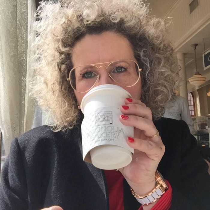 CAPRICHOSA/CLASE/MADURA/DIOSA/ODIOSA/FINDOM