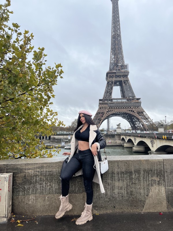 Extrovertida Chica Trans Belleza real