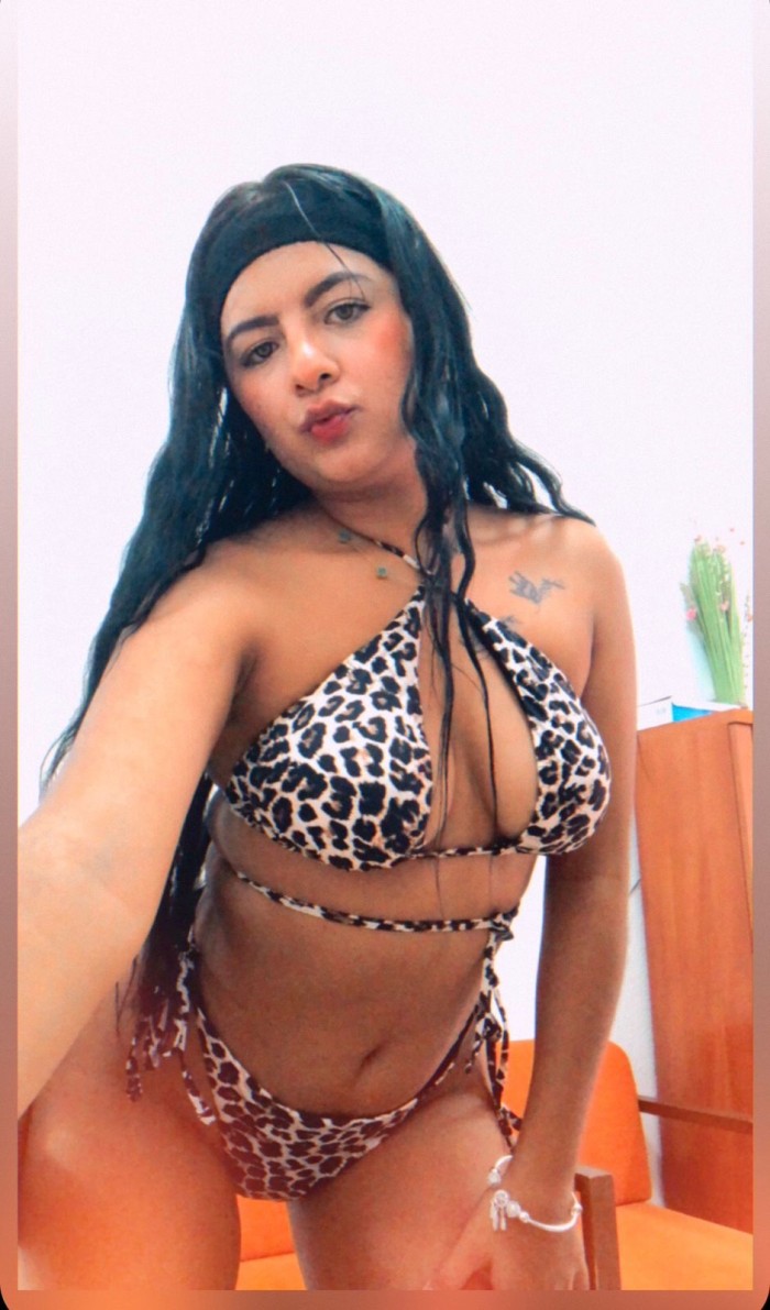 Colombiana jovencita muy guapa en Benidorm