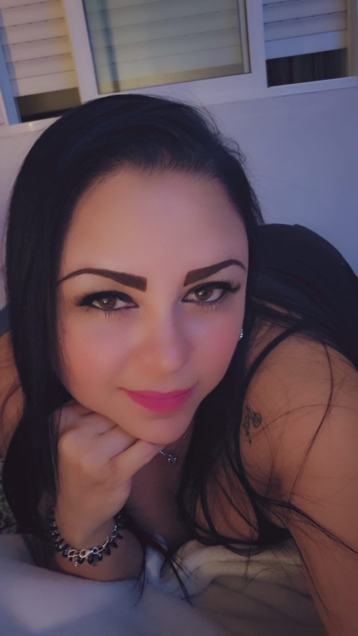 COLOMBIANA DE LUJO SUPER VIBRANTE Y ENERGICA