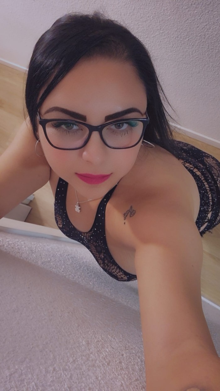 COLOMBIANA DE LUJO SUPER VIBRANTE Y ENERGICA