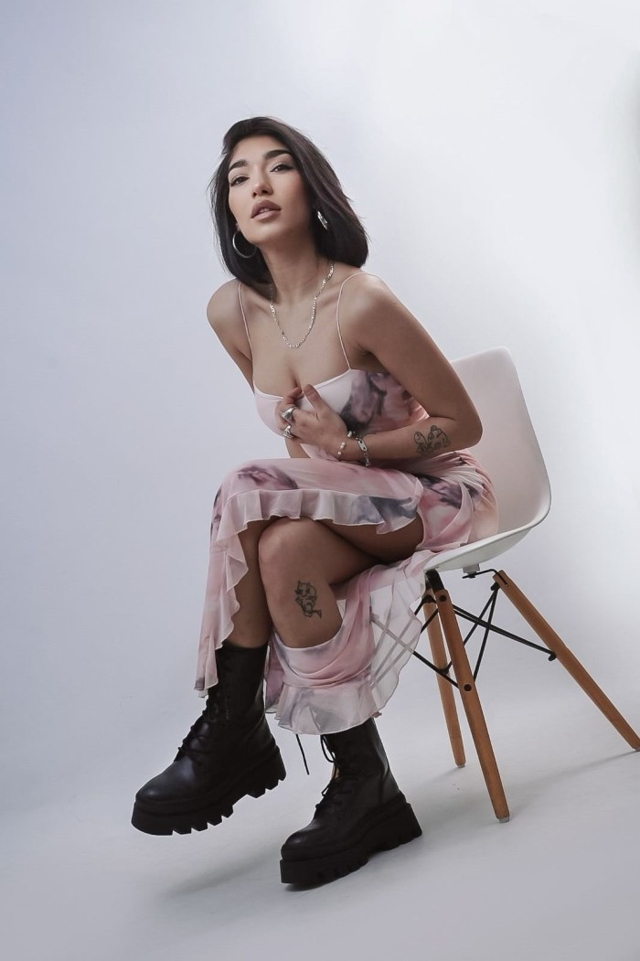 Fiestera cariñosa y muy cachonda