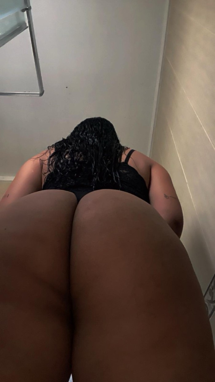 ANDO CON GANAS DE UNA POLLA Q ,ME HAGA GEMIR