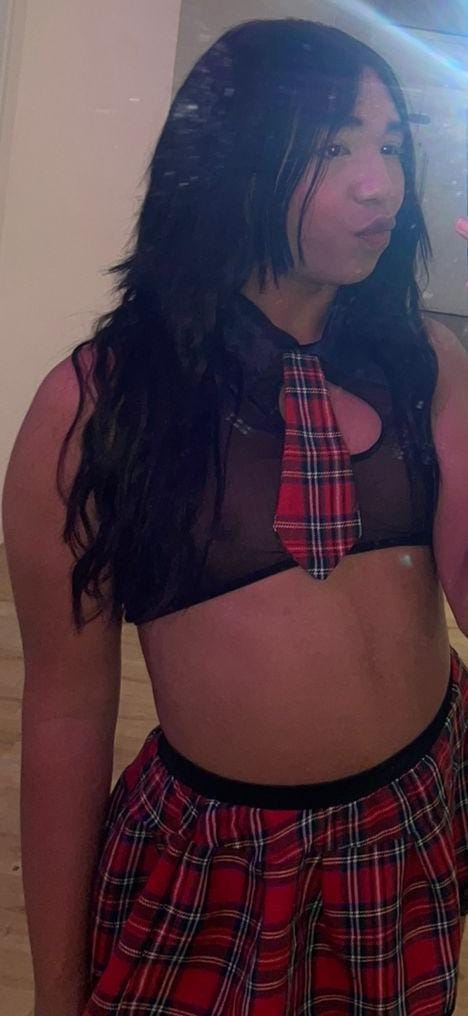 CHICA TRANS FEMENINA MUY GUARRA ARDIENTE