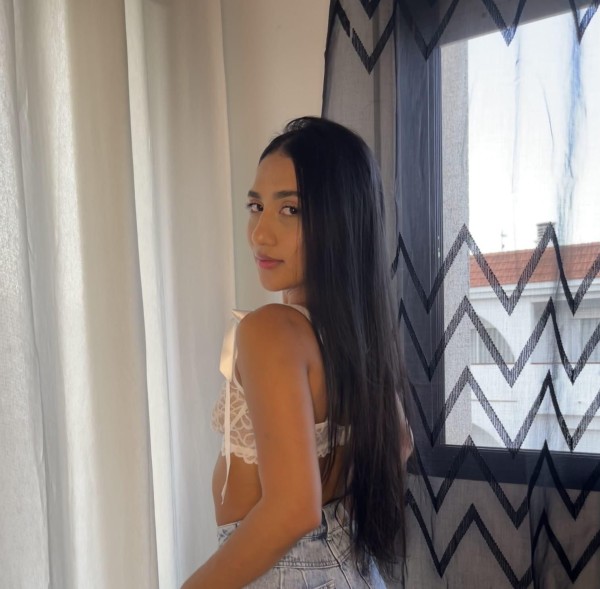 CHICA FIESTERA