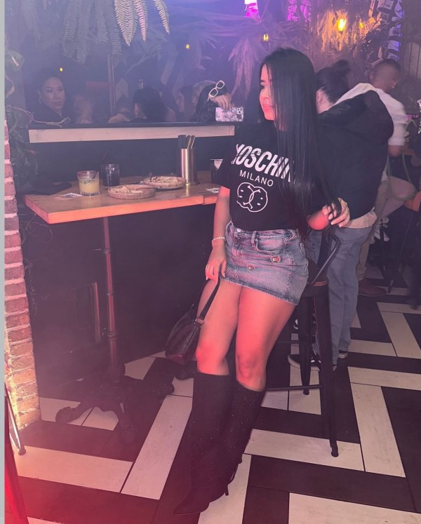 NOVEDAD jovencita colombiana