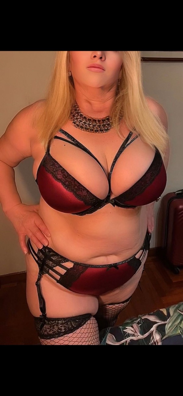 Madurita en Vigo Centro implicada 150 pecho