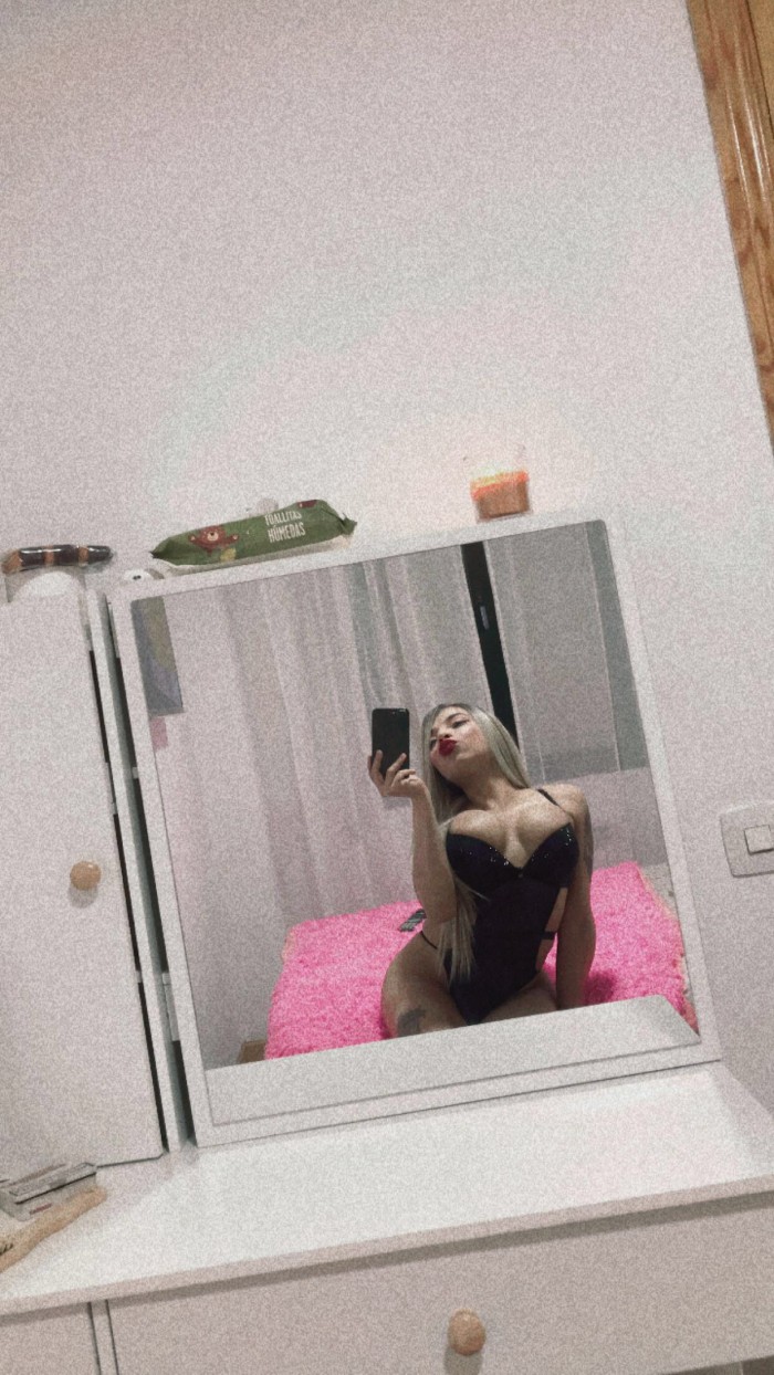 Trans rubia muy cachonda